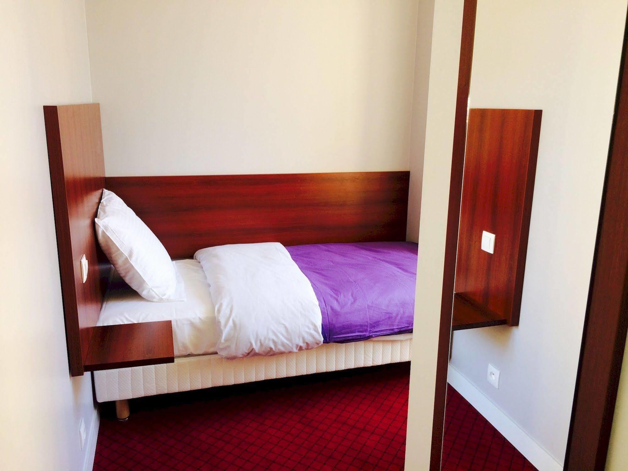 Hotel Rythme แซ็ง-กลู ภายนอก รูปภาพ